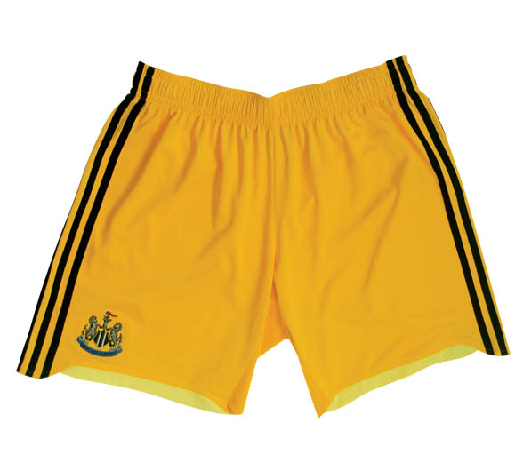 09-10 Newcastle away shorts