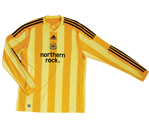 09-10 Newcastle L/S away shirt