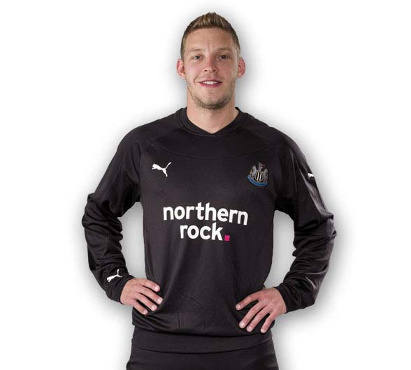 2010-11 Newcastle Puma Sweat Top (Black)