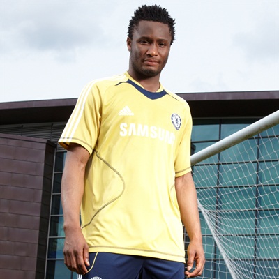 2010-11 Chelsea Adidas Training Jersey (Gold)