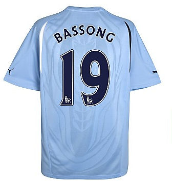 Tottenham-away-shirt-2010-11-Bassong-19