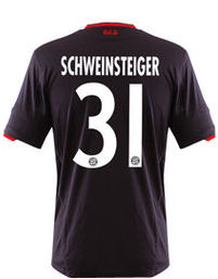 2010-11 Bayern Munich 3rd Shirt (Schweinsteiger 31)