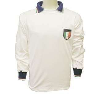 Italy 1982 Away