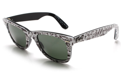 Ray-Ban 2140 Wayfarer Comics on Black Sunglasses