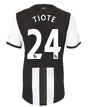 2011-12 Newcastle Puma Home Football Shirt (Tiote 24)