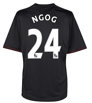 Liverpool-away-shirt-2011-12-ngog-24 