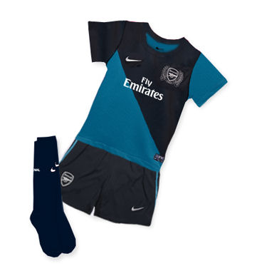 2011-12 Arsenal Away Nike Little Boys Away Mini Kit