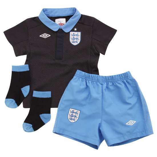 2011-12 England Umbro Little Boys Away Mini Kit