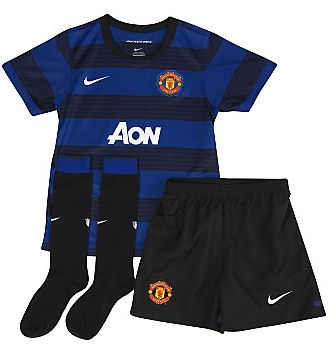 Click here to buy the 2011-12 Man Utd Away Nike Little Boys Mini Kit 2011-12 Man Utd Away Nike Little Boys Mini Kit