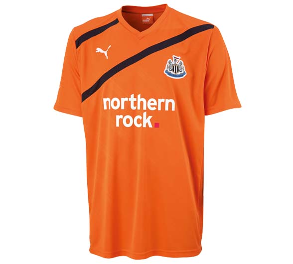 Click here to buy the 2011-12 Newcastle Away Puma Football Shirt 2011-12 Newcastle Away Puma Football Shirt