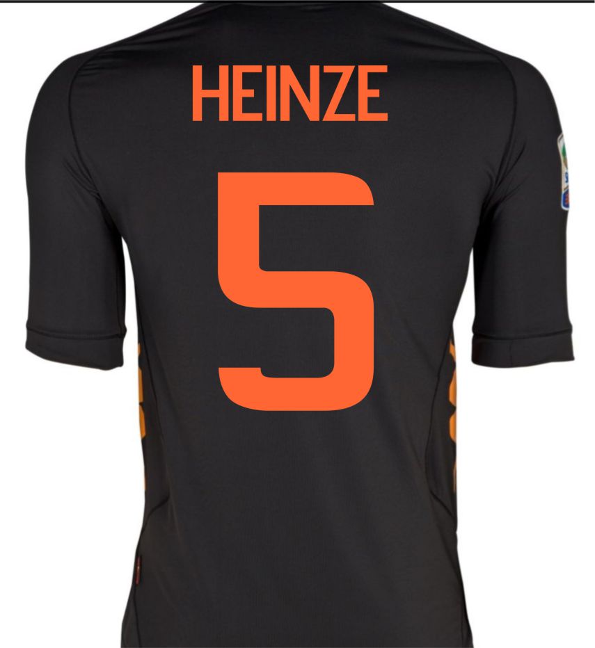 2011-12 Roma Kappa 3rd Shirt (Heinze 5)