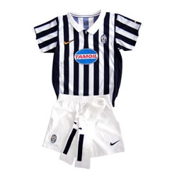 06-07 Juventus Little Boys home