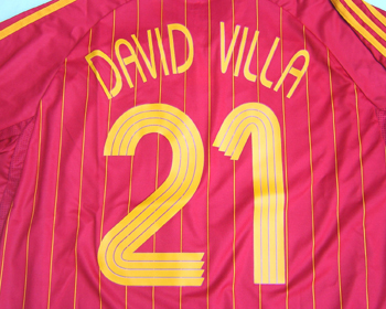 06-07 Spain home (David Villa 21)