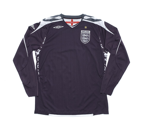 07-09 England GK home