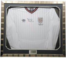 Bryan Robson White Eng Shirt 35x30