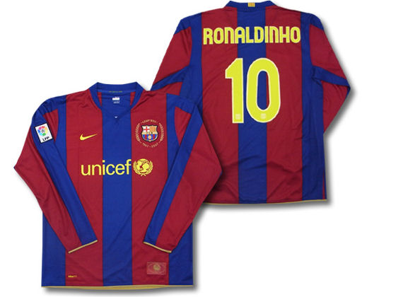 07 08 Barcelona LS home Ronaldinho 10