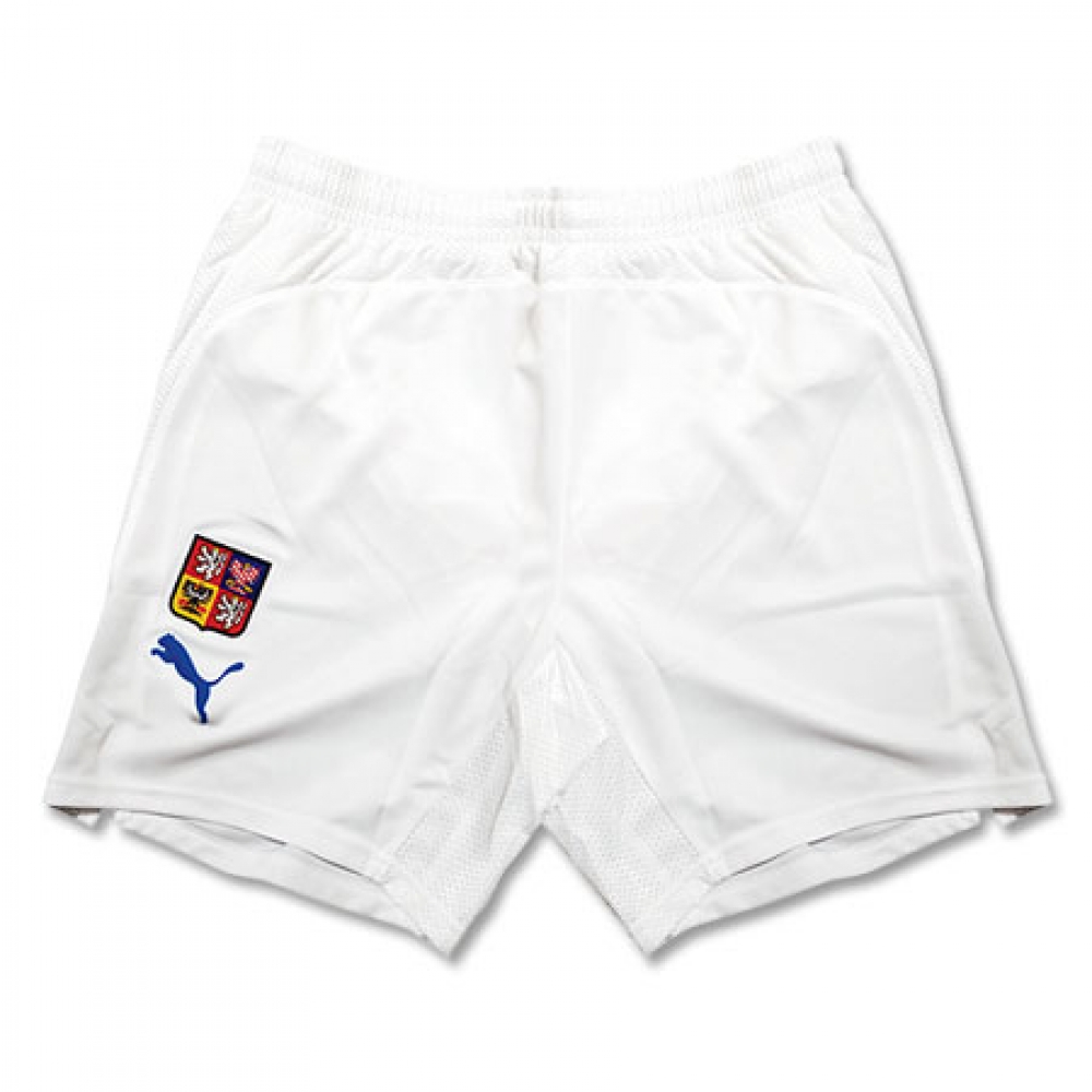 08-09 Czech Republic home shorts