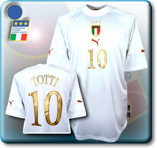 Italy away (Totti 10) 04/05