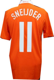 08-09 Holland home (Sneijder 11)