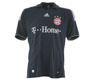 08-09 Bayern Munich away
