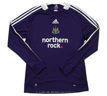 08-09 Newcastle L/S away