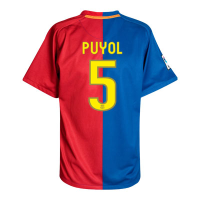 08-09 Barcelona home (Puyol 5)