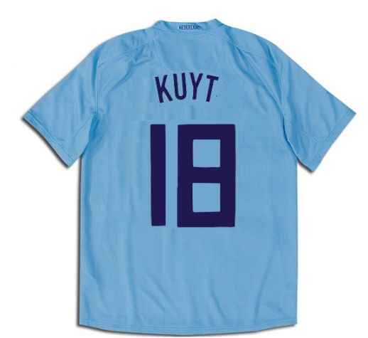 08-09 Holland away (Kuyt 18)