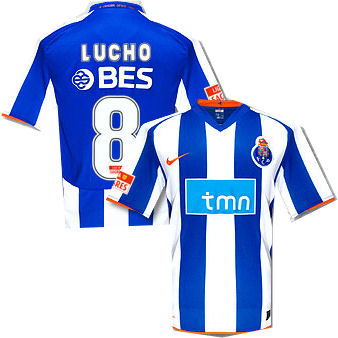 08-09 Porto home (Lucho 8)