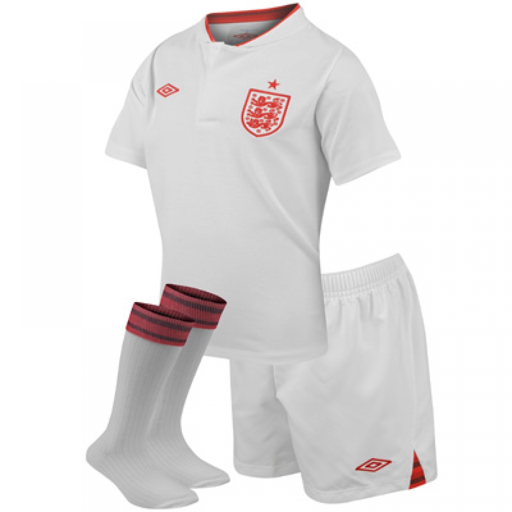 Beckham England Jersey on 2012 13 England Home Little Boys Mini Kit  73328u      56 47