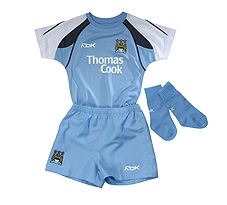 06-07 Man City Home Infant Kit