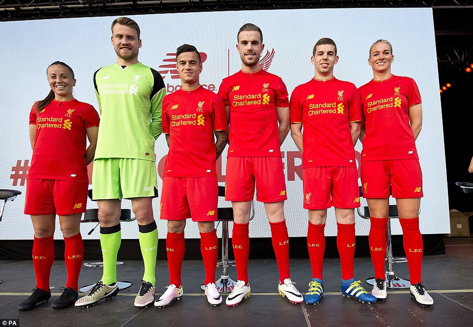 Team Photo Liverpool 2016-17 Home Kit Launch