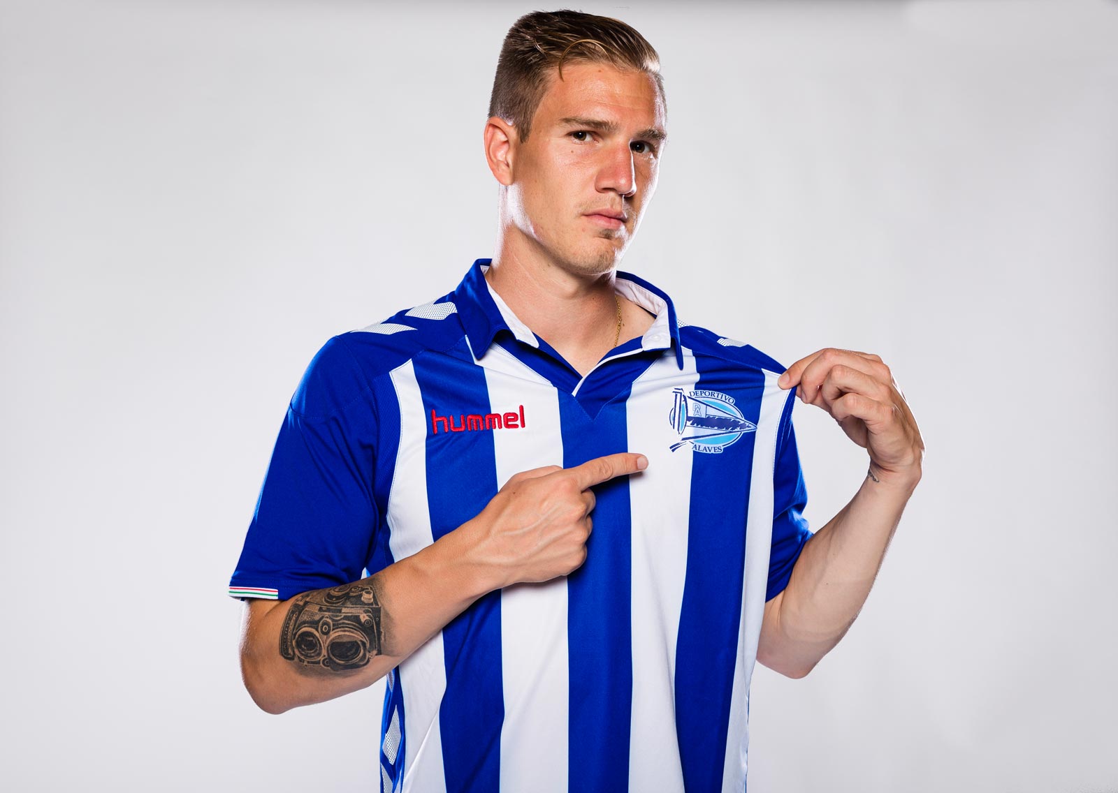 Alaves Release 2016/17 Home Kit