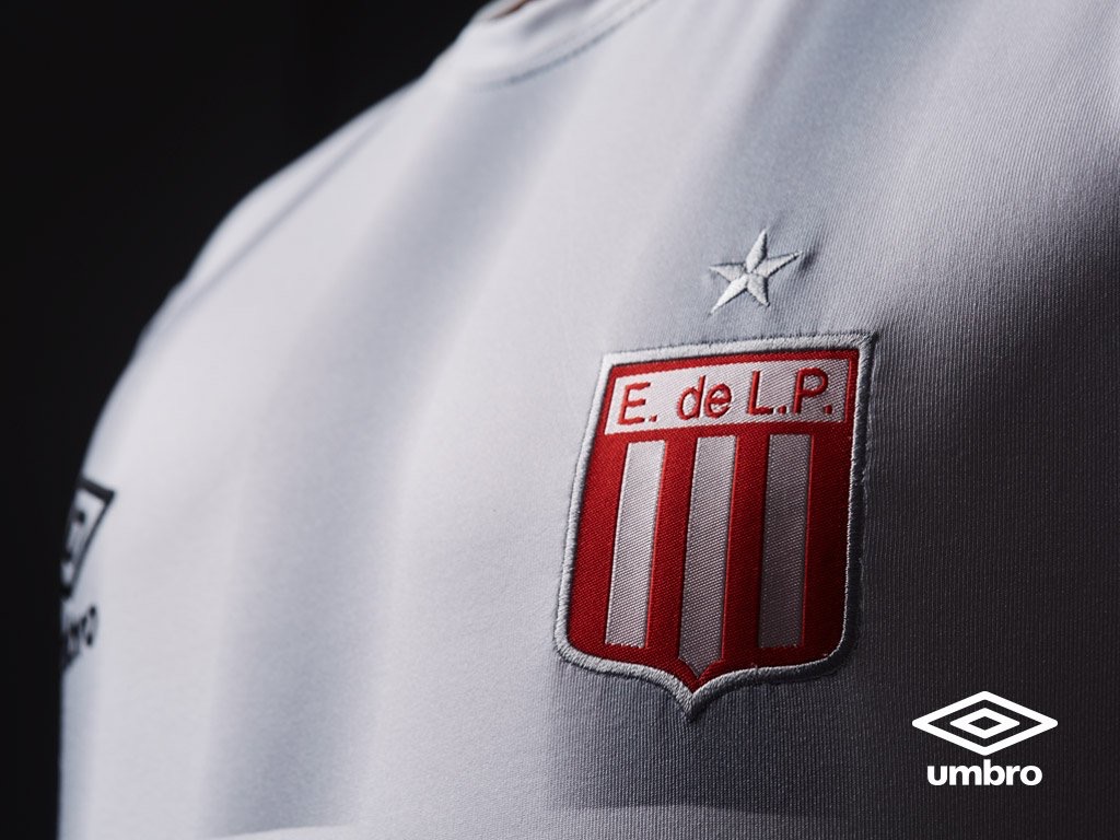 estudiantes-and-umbro-celebrate-2006-championship-with-special-kit-crest