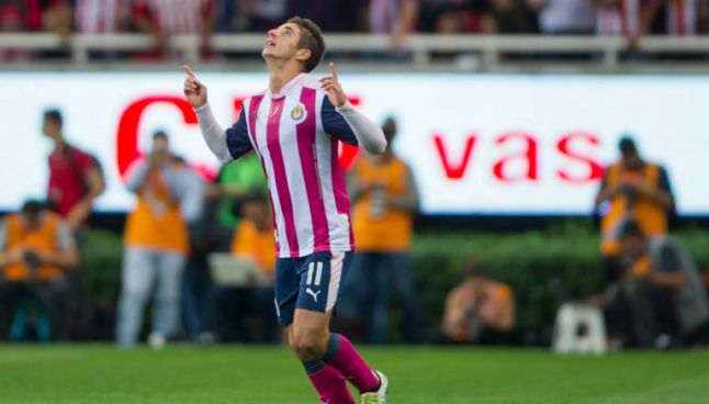 special-pink-chivas-kit-action
