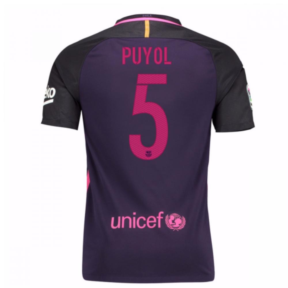 Away shirt. Rakuten Nike Messi for Kids. Ronaldinho картинки. Child with the Shirt Messi.